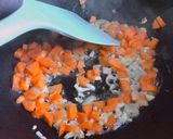 Hình bước làm 2 của món Cơm Chiên Thập Cẩm Masala