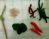 Foto langkah ke 1 dari resep Nasi Goreng Daun Jeruk.
