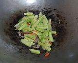 Foto langkah ke 4 dari resep Tumis timun.