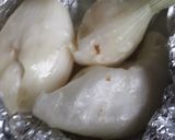 Foto del paso 4 de la receta: Cebollas asadas (rellenas de piña y Chile habanero)