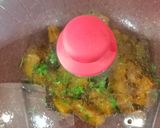 A picture of step 5 of Khatta Meetha Banarasi Kaddu Sabji.