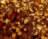 मिक्स ड्राई फ्रूट्स चिक्की (mix dry fruit chikki recipe in Hindi) रेसिपी चरण 5 फोटो