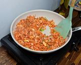 Foto langkah ke 5 dari resep Nasi Goreng Merah Putih.