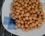 A picture of step 1 of Chickpeas rice.