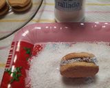 Foto del paso 2 de la receta: Alfajorcitos rápidos de galletitas para mis nietas