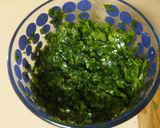 Foto del paso 3 de la receta: Pechugas a la plancha con perejil y ajo