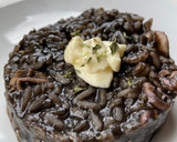 Foto del paso 6 de la receta: Arroz negro con calamares