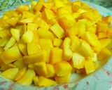 A picture of step 3 of Fruit Triffle.