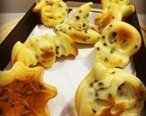 Une image de l'étape 1 de Muffins pépites de chocolat Halloween.