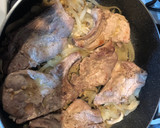 Foto del paso 3 de la receta: Chuletas de cerdo a la importancia con timbal de arroz blanco