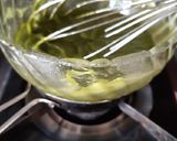 A picture of step 4 of Matcha green chocolate bars.