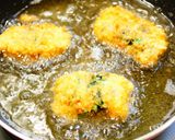 A picture of step 8 of Cheese-Flavored Fried Salmon and Spinach.