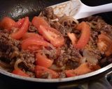 A picture of step 4 of Beef and Tomatoes Stir-Fried in Wine.