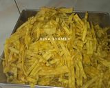 Foto langkah ke 4 dari resep Kue Bawang Renyah No Telur.