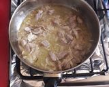 Foto del paso 2 de la receta: Lomo liso (vacuno) encebollado