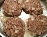 A picture of step 2 of Salisbury Steak.
