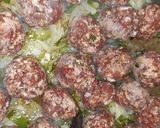 Foto del paso 1 de la receta: Arroz con albóndigas
