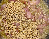 Foto del paso 4 de la receta: Tallarines cortos de calabaza con piñones y bacon