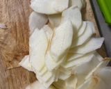 Une image de l'étape 1 de Crêpe épaisse aux pommes ou Apfelfannekuchen.