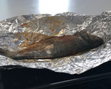 Foto del paso 3 de la receta: Lubina al horno con pimentón y hierbas
