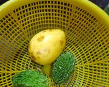 উচ্ছে আলু সিদ্ধ (uche aloo sedho recipe in bengali) রেসিপির ধাপ 1 ছবি