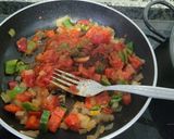 A picture of step 4 of Paella with Fresh Fava Beans and Pods.