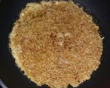 Foto langkah ke 5 dari resep Mie Telur Dadar.