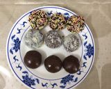 A picture of step 5 of Chocolate ladoo.