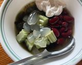 A picture of step 3 of Pandan Jelly and Palm Seed Sweet Soup.