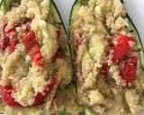 Foto del paso 4 de la receta: Calabacín relleno con quinoa y pimiento
