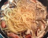 A picture of step 3 of Japanese-Style Mushroom Soup Pasta in 10 Minutes.