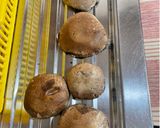 Foto del passaggio 1 della ricetta Bistecche di funghi portobello al forno 🍄 🏳️‍🌈 🦄