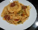 A picture of step 8 of Spaghetti with Chicken and Chorizo.