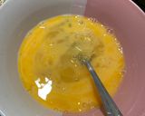 Foto langkah ke 2 dari resep Telur Dadar Tepung Buncis.