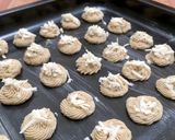 Foto langkah ke 6 dari resep Kue kering sagu keju.