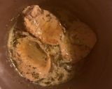 Foto del paso 5 de la receta: Bifecitos de cerdo caramelizados con miel y hierbas