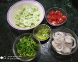 A picture of step 1 of Veggies cooked in sweet and sour sauce with chicken(Thai dish).