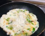 A picture of step 5 of Cheese omelette.
