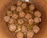 Foto langkah ke 1 dari resep Bola-Bola Daging Bumbu Kecap.