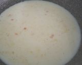 Foto langkah ke 2 dari resep Cream Soup with Garlic Bread.