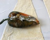Foto del paso 6 de la receta: Chile relleno hojaldrado