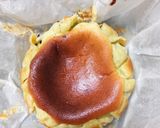 Foto langkah ke 9 dari resep Basque Burnt Cheesecake Matcha.