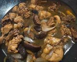 Gambar langkah 4 resipi Ayam reneh kicap.
