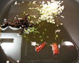 A picture of step 1 of Basic Pasta alle Vongole.