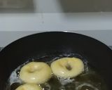 Foto langkah ke 4 dari resep Donat Gula Halus Simple (ulen tangan).