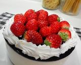 A picture of step 11 of Creamy Rich No-Bake Cheesecake.