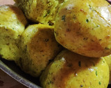 Foto del paso 6 de la receta: Pancitos de hierbas y cúrcuma 🌿