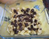 A picture of step 6 of French-Style Chocolate Apple Crumble.