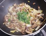Foto del paso 3 de la receta: Salteado de champiñones y col china