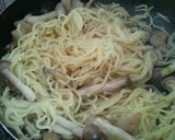 A picture of step 2 of Matcha Salt Yakisoba.